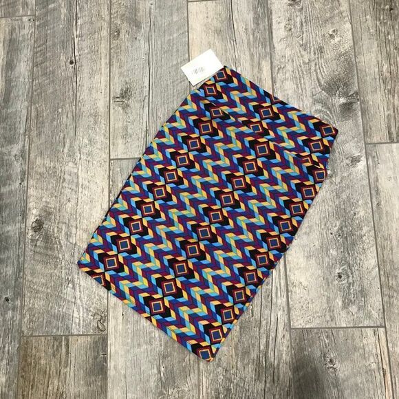 LuLaRoe geometric print midi Cassie skirt - Picture 5 of 7